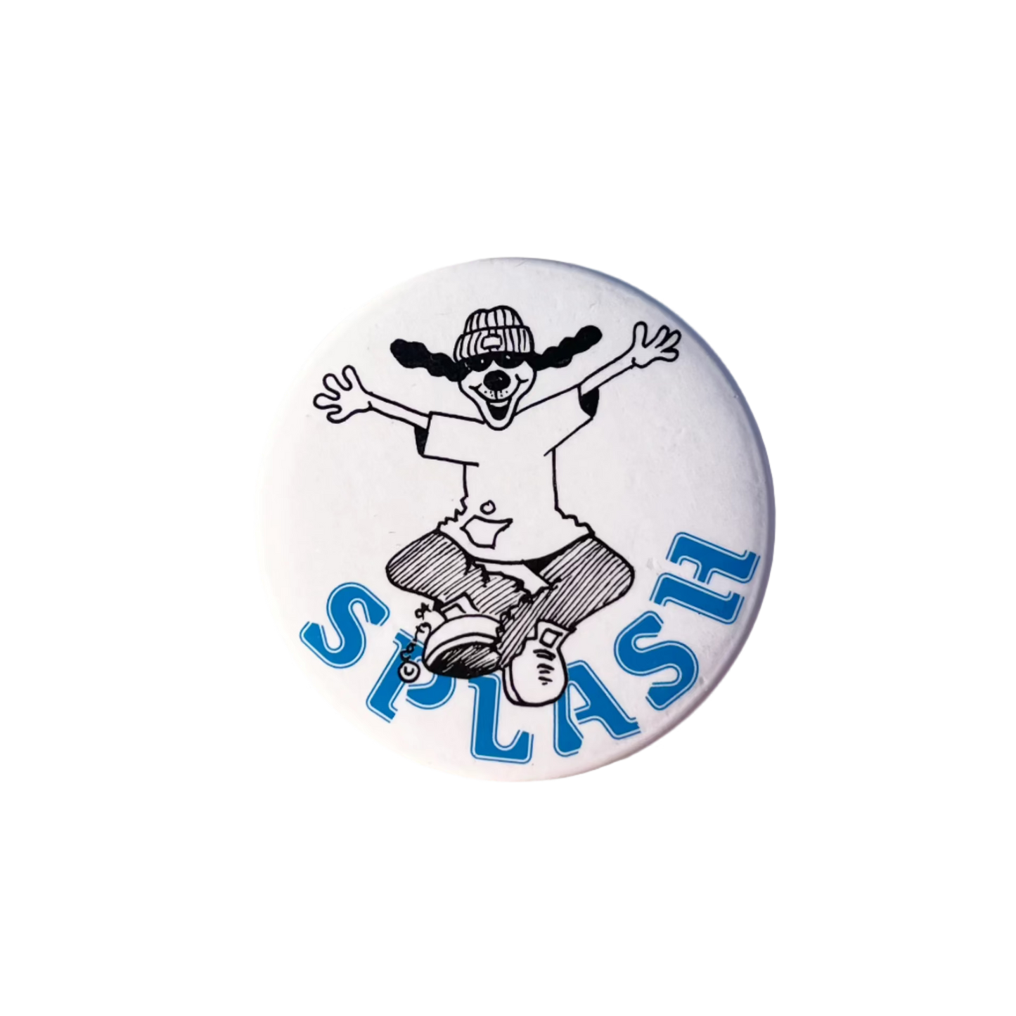 A round white badge with a illustration of a dog wearing sunglasses and a hat, with the word 'SPLASH' written below.